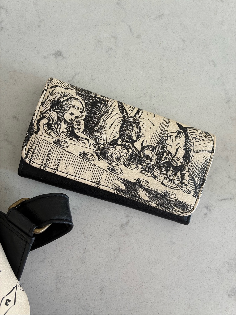 Loungefly Disney Alice in Wonderland - Tea Party Books a million Exclusive set 🖤 - Picture 3 of 10